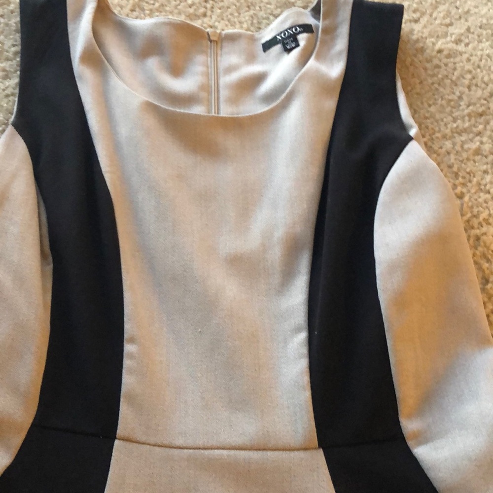 Black and tan sleeveless dress - Picture 2 of 2